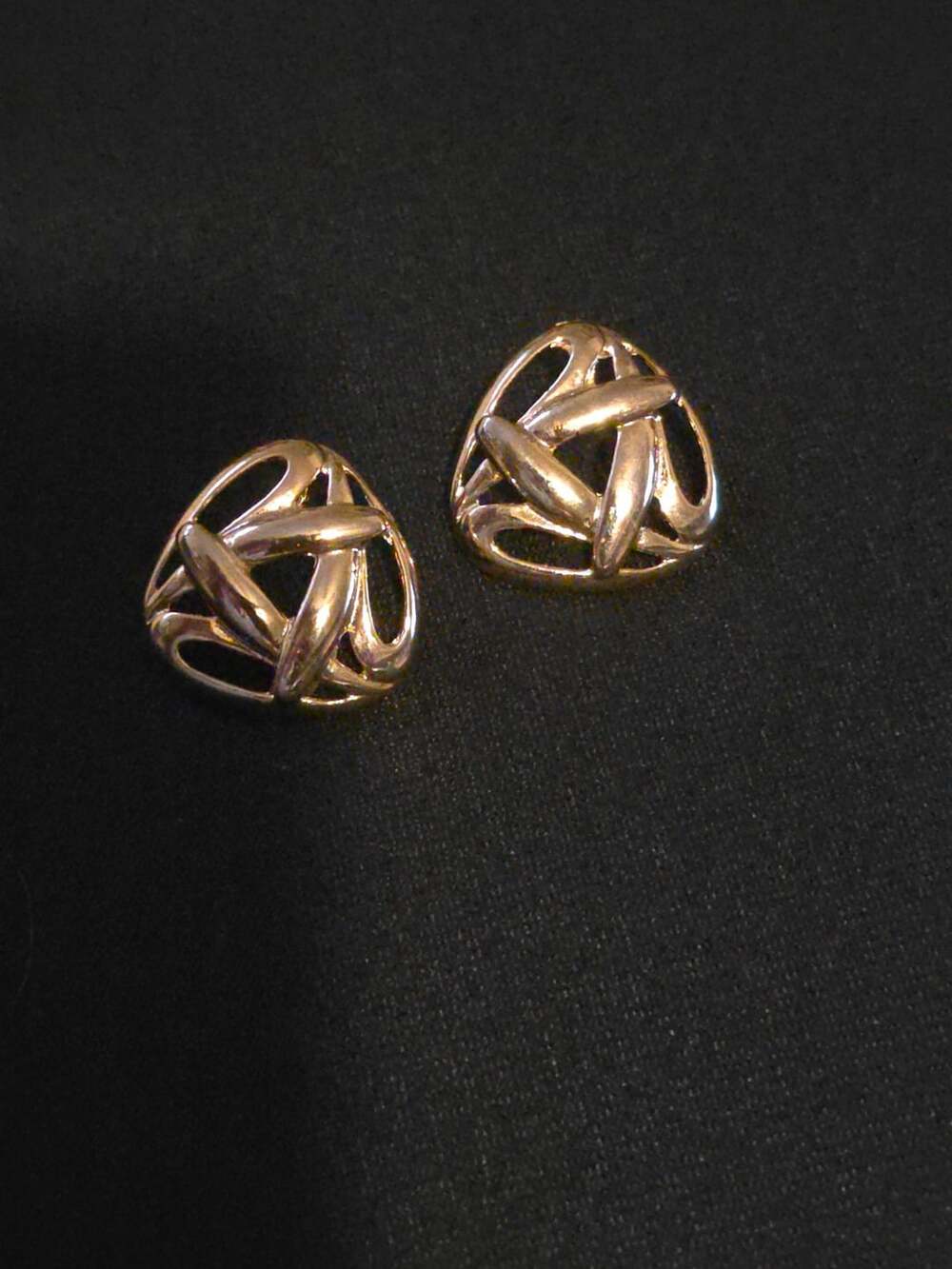Vintage Gold Tone Intertwined Triangle Clip On Earrings